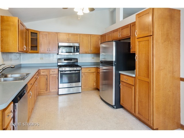 1901 Cumberland Ct, Plainfield, IL 60586 photo 3