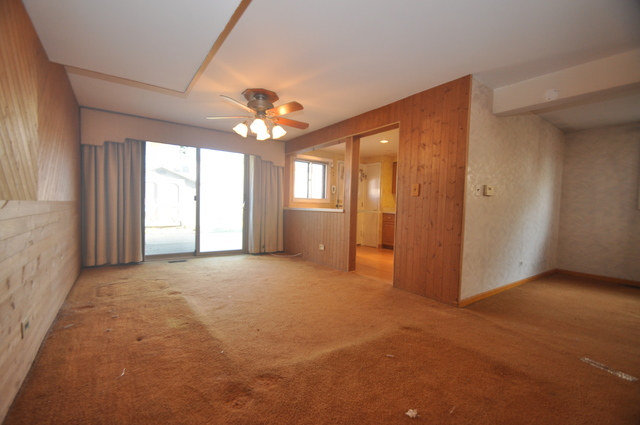 9247 Maple Ln, Des Plaines, IL 60016 photo 8