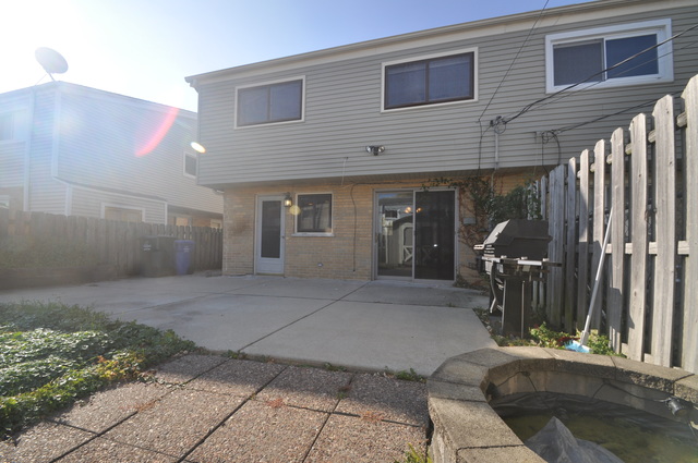 9247 Maple Ln, Des Plaines, IL 60016 photo 15