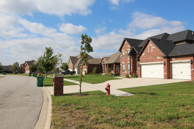 16424 S Mueller Cir, Plainfield, IL 60586 photo 3