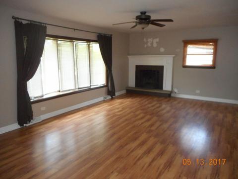 903 Oeffling Dr, Mchenry, IL 60051 photo 2