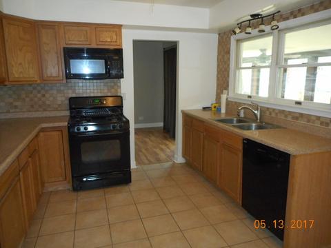 903 Oeffling Dr, Mchenry, IL 60051 photo 6