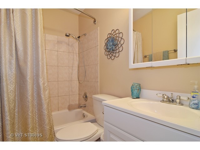 817 Parkway Ave, Elgin, IL 60120 photo 11