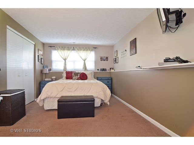 817 Parkway Ave, Elgin, IL 60120 photo 6
