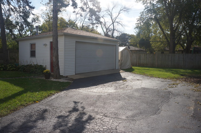 817 Parkway Ave, Elgin, IL 60120 photo 16