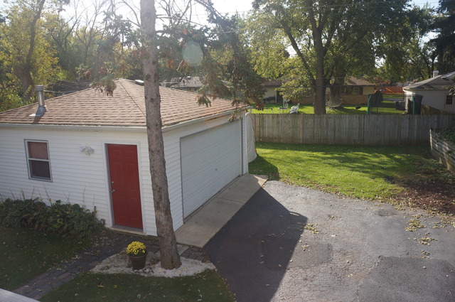 817 Parkway Ave, Elgin, IL 60120 photo 15