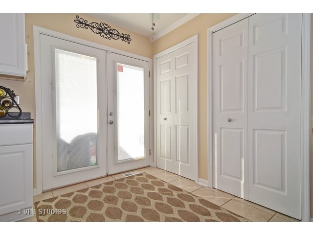 817 Parkway Ave, Elgin, IL 60120 photo 4
