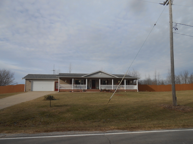 9885 N Brown Rd, Morris, IL 60450 photo 2
