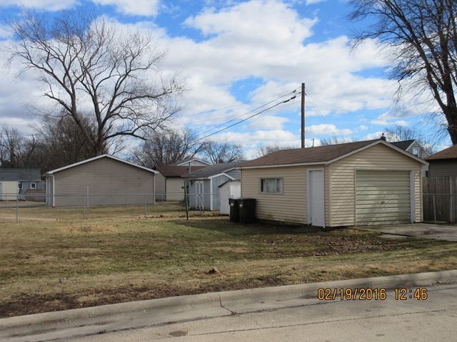 1101 E 16th St, Sterling, IL 61081 photo 2