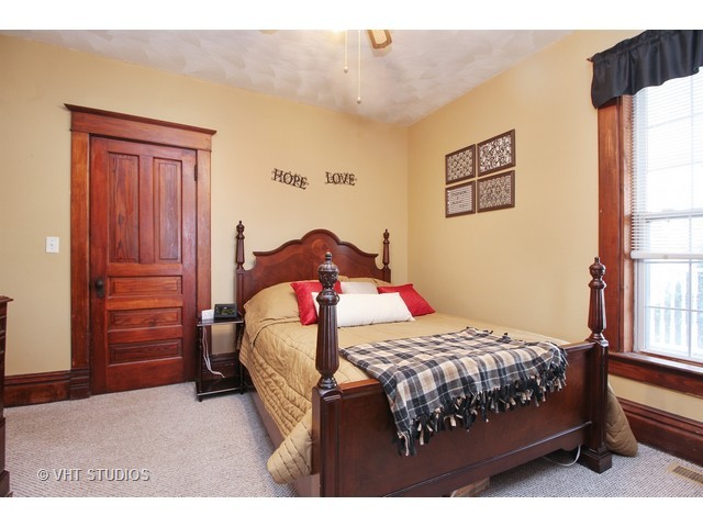 332 E Roosevelt Ave, Onarga, IL 60955 photo 7