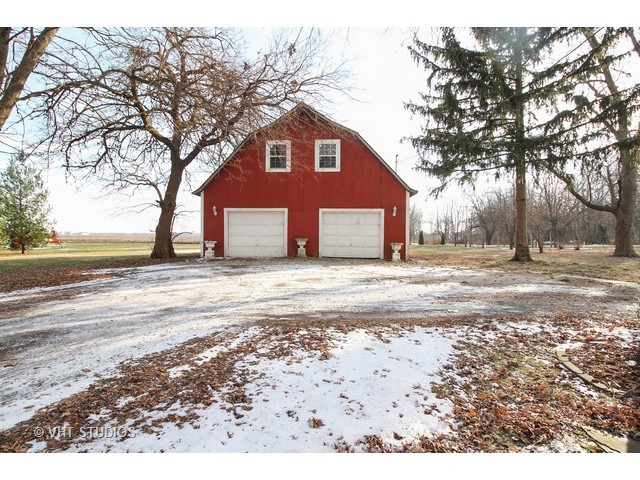 332 E Roosevelt Ave, Onarga, IL 60955 photo 13