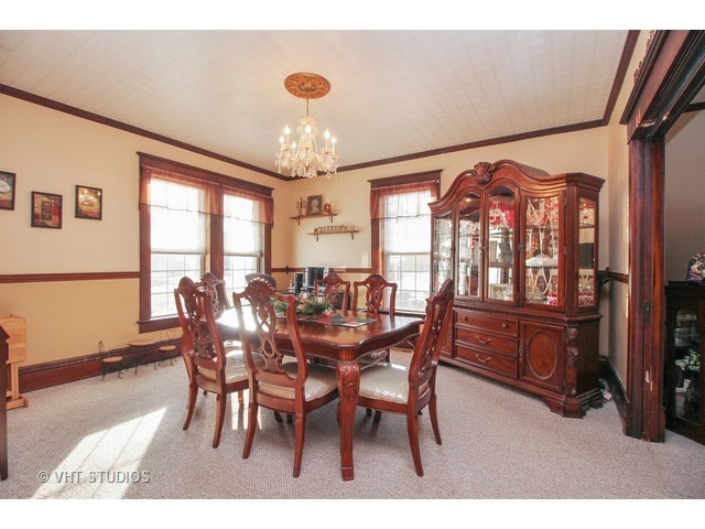 332 E Roosevelt Ave, Onarga, IL 60955 photo 3