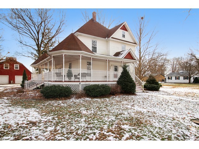 332 E Roosevelt Ave, Onarga, IL 60955 photo 1
