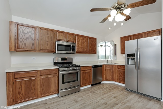415 Cobbler Ct #2, Bartlett, IL 60103 photo 8