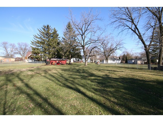 70 Maple St, Elgin, IL 60123 photo 12