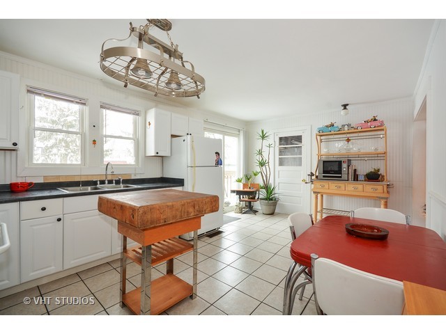 70 Maple St, Elgin, IL 60123 photo 5