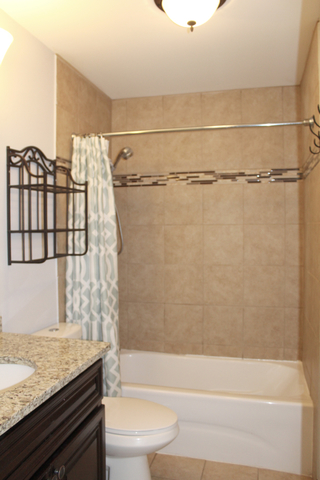 1922 Georgetown Ln, Hoffman Estates, IL 60169 photo 9
