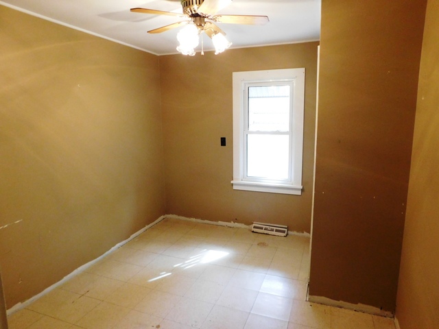 2006 E Washington St, Joliet, IL 60433 photo 8