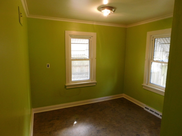 2006 E Washington St, Joliet, IL 60433 photo 7