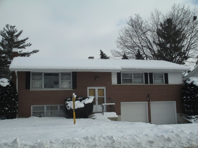 1281 Blackhawk Dr, Elgin, IL 60120 photo 3