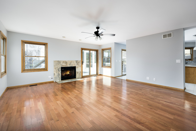 100 Hampton St, Cary, IL 60013 photo 5