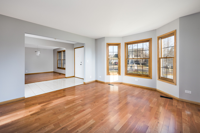100 Hampton St, Cary, IL 60013 photo 12