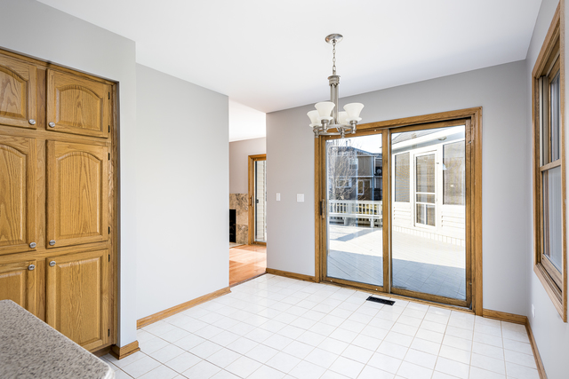 100 Hampton St, Cary, IL 60013 photo 4