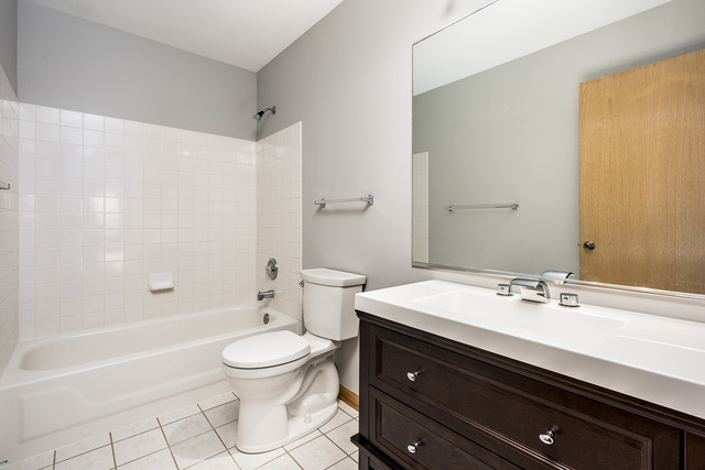 100 Hampton St, Cary, IL 60013 photo 24