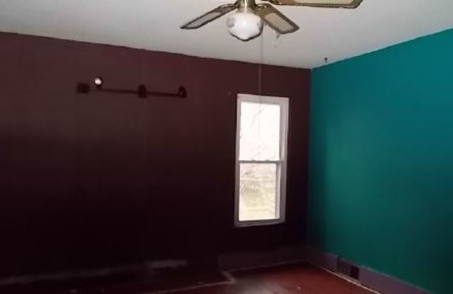 214 E Spruce St, Chatham, IL 62629 photo 9