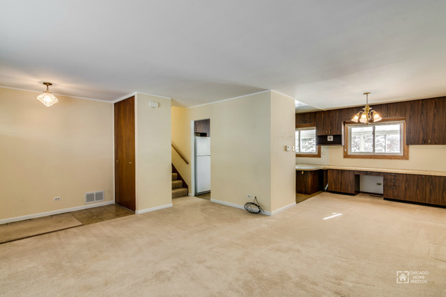 595 Bode Rd, Hoffman Estates, IL 60169 photo 6