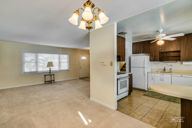 595 Bode Rd, Hoffman Estates, IL 60169 photo 7