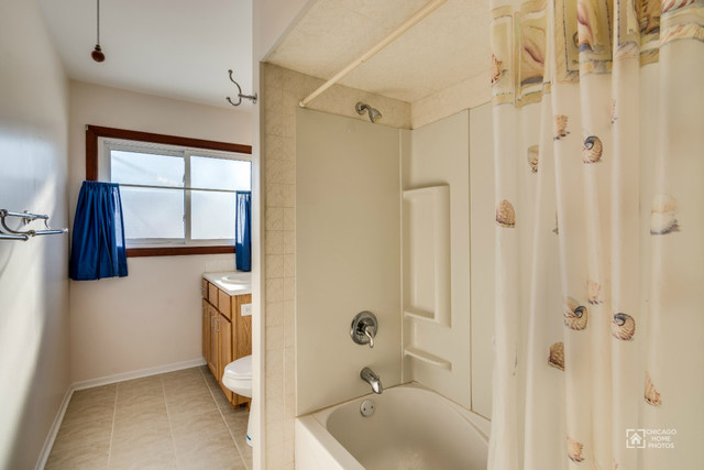 595 Bode Rd, Hoffman Estates, IL 60169 photo 17