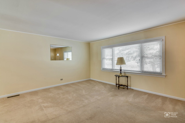 595 Bode Rd, Hoffman Estates, IL 60169 photo 4