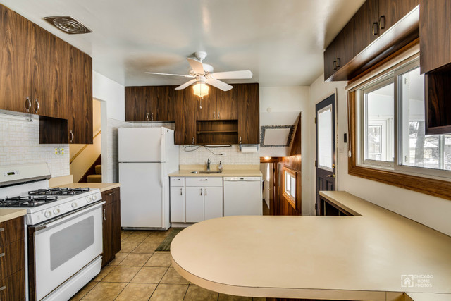 595 Bode Rd, Hoffman Estates, IL 60169 photo 8