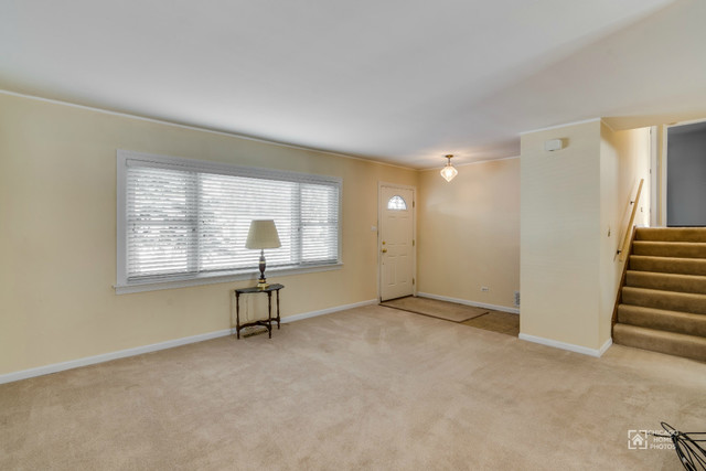 595 Bode Rd, Hoffman Estates, IL 60169 photo 3