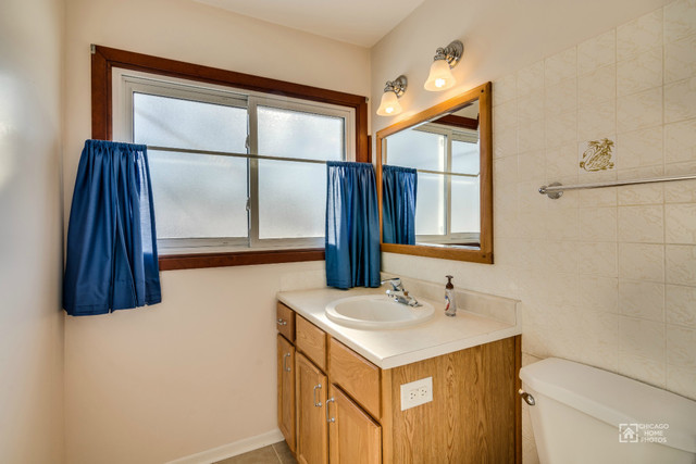 595 Bode Rd, Hoffman Estates, IL 60169 photo 18