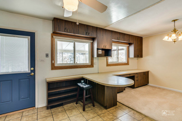 595 Bode Rd, Hoffman Estates, IL 60169 photo 11