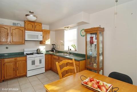 8018 42nd St, Lyons, IL 60534 photo 4