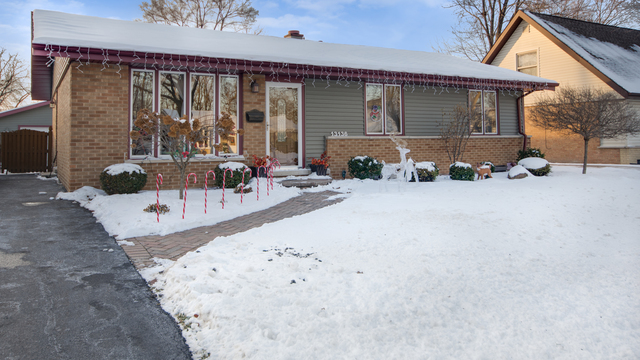 13136 E Playfield Dr, Crestwood, IL 60445 photo 1