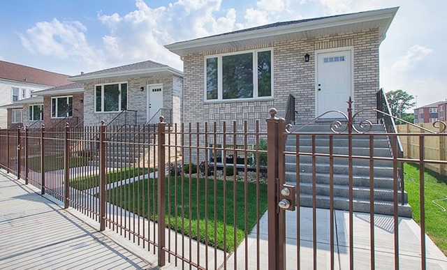 3301 S Artesian Ave, Chicago, IL 60608 photo 1