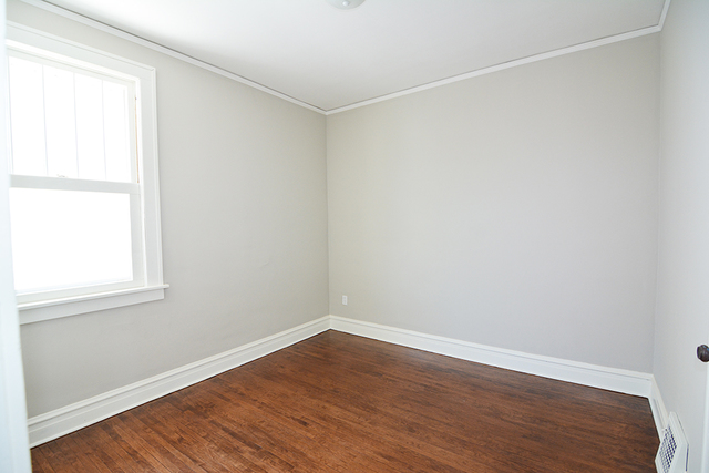 618 Chester Ave, Elgin, IL 60120 photo 12