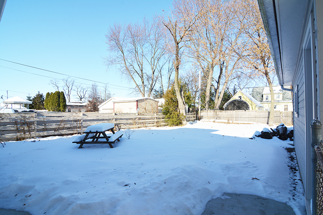 618 Chester Ave, Elgin, IL 60120 photo 15