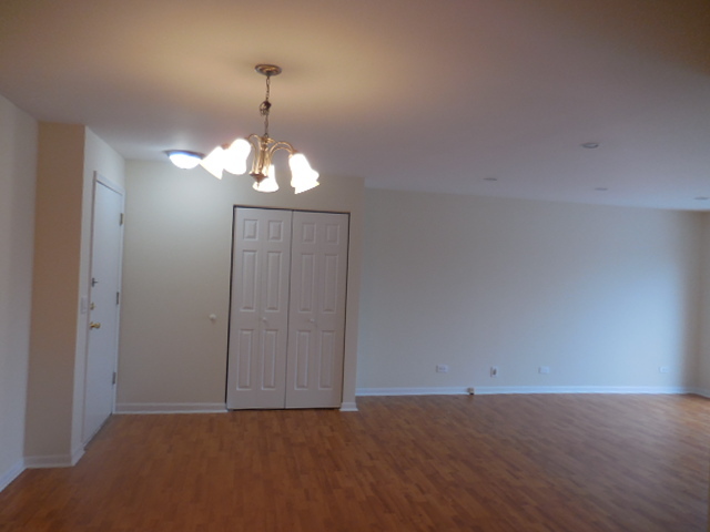 1101 Pleasant Run Dr #1013, Wheeling, IL 60090 photo 7