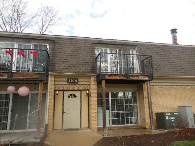 1101 Pleasant Run Dr #1013, Wheeling, IL 60090 photo 2