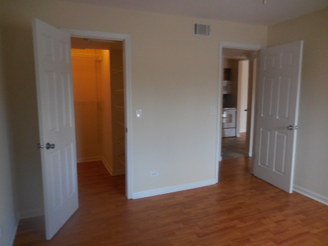 1101 Pleasant Run Dr #1013, Wheeling, IL 60090 photo 13