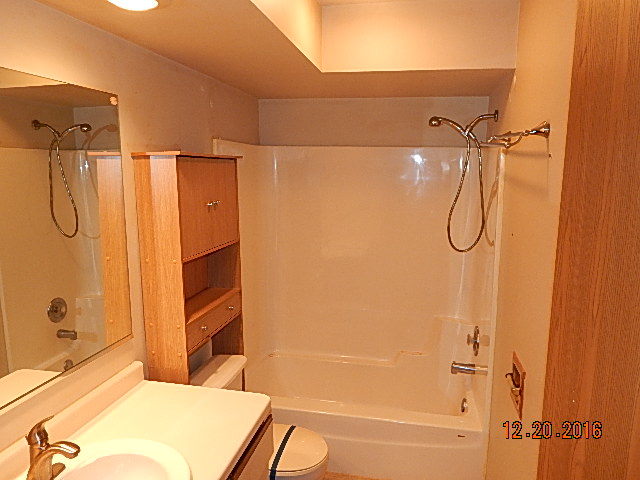 2616 E Martha Pl, Burnham, IL 60633 photo 7