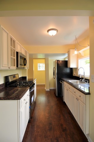 4917 Roberts Rd, Mchenry, IL 60051 photo 6