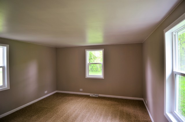 4917 Roberts Rd, Mchenry, IL 60051 photo 12