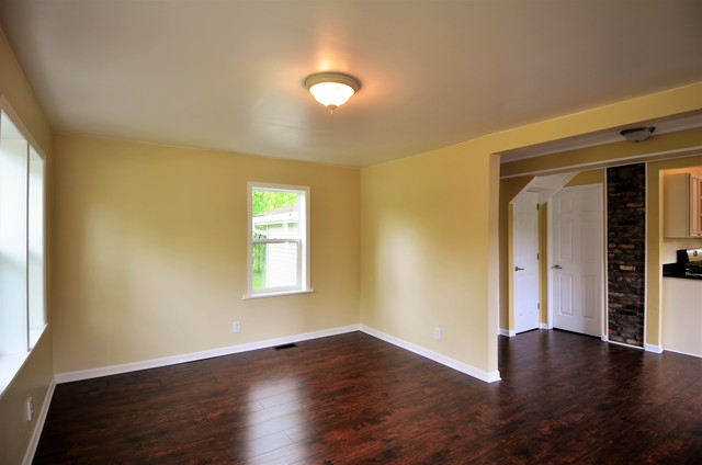 4917 Roberts Rd, Mchenry, IL 60051 photo 4