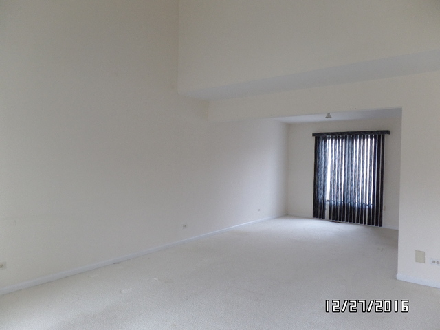595 Greenview Ln, Wheeling, IL 60090 photo 4